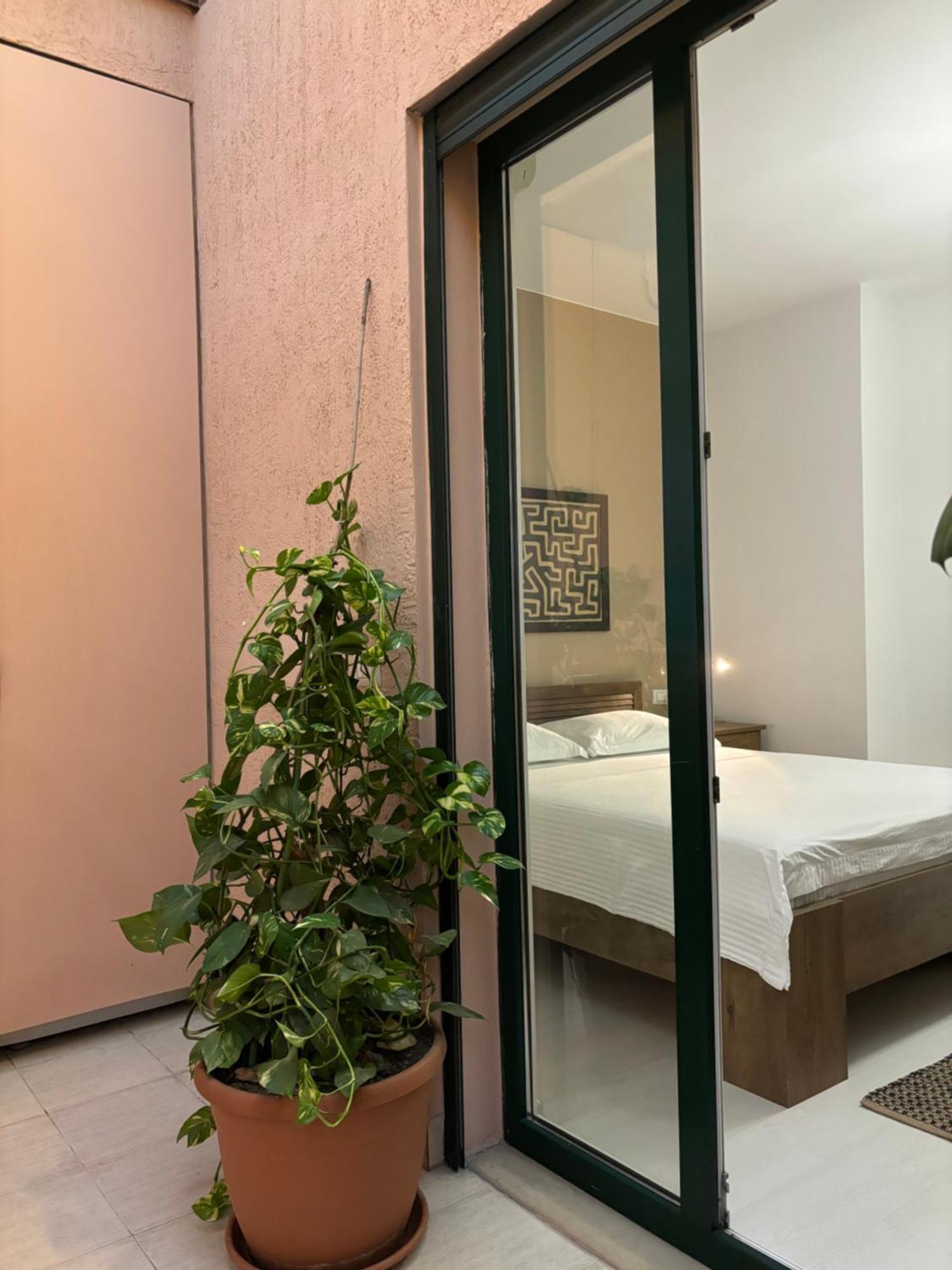 Tam Serviced 2Bdr Apartment City Center No6 Tirana Buitenkant foto