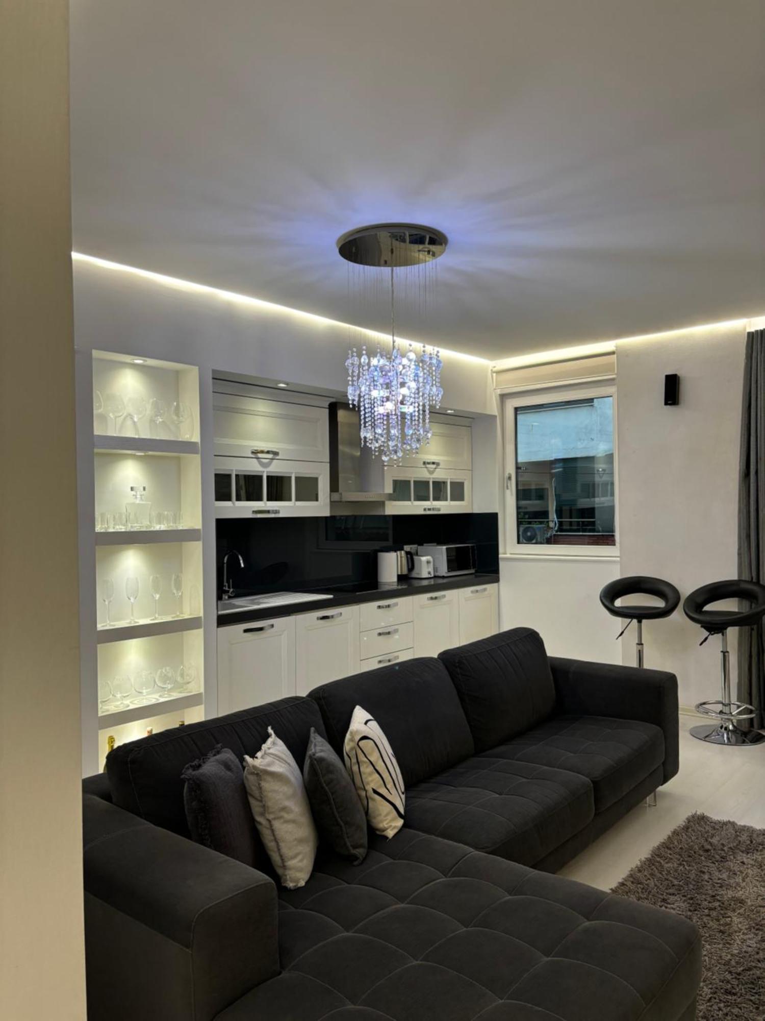 Tam Serviced 2Bdr Apartment City Center No6 Tirana Buitenkant foto