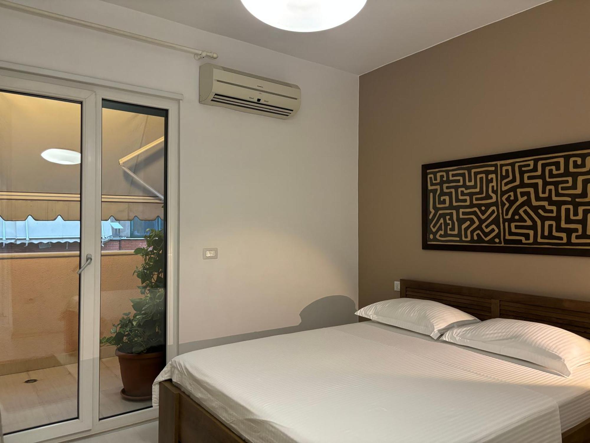 Tam Serviced 2Bdr Apartment City Center No6 Tirana Buitenkant foto