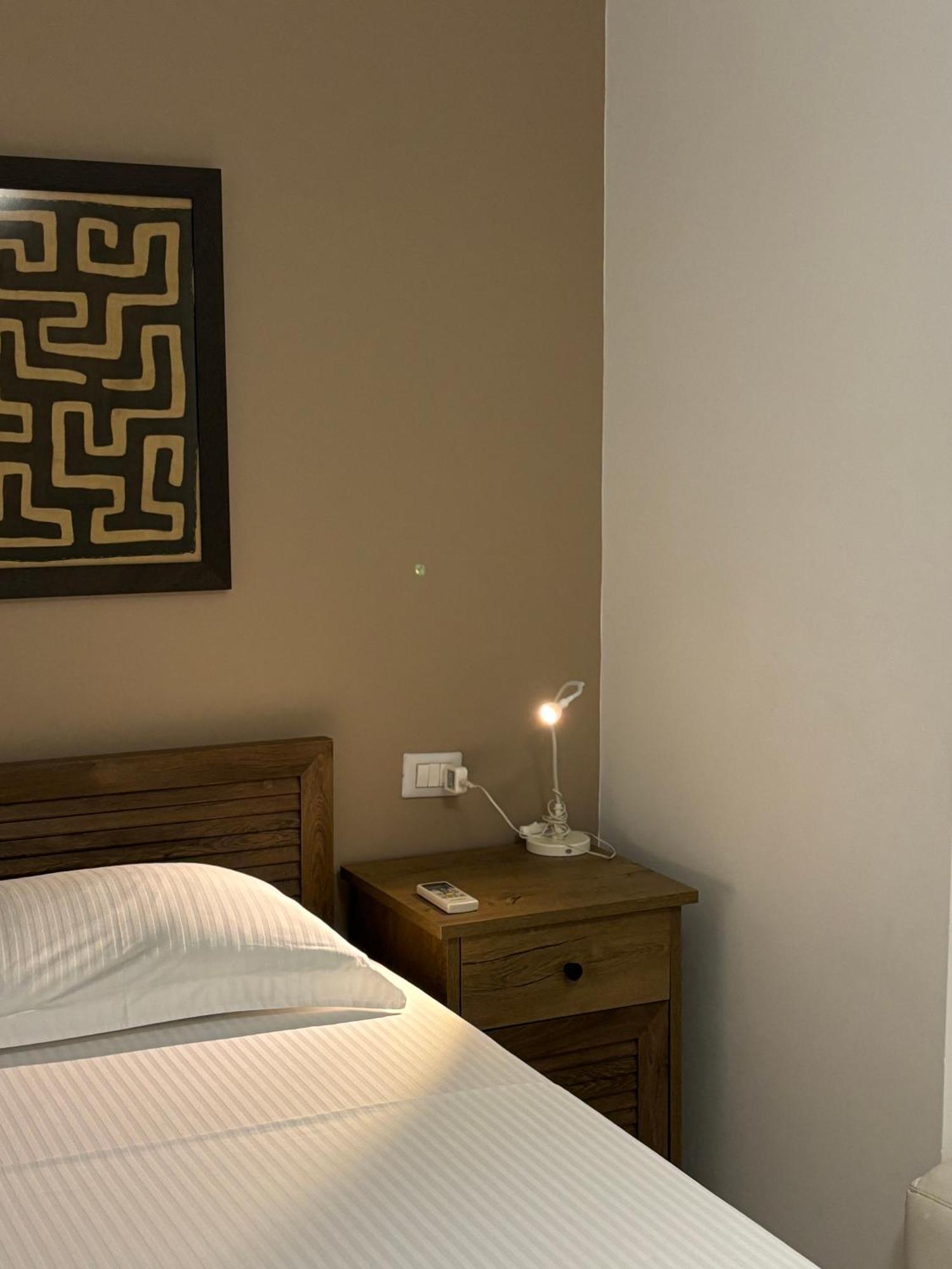 Tam Serviced 2Bdr Apartment City Center No6 Tirana Buitenkant foto