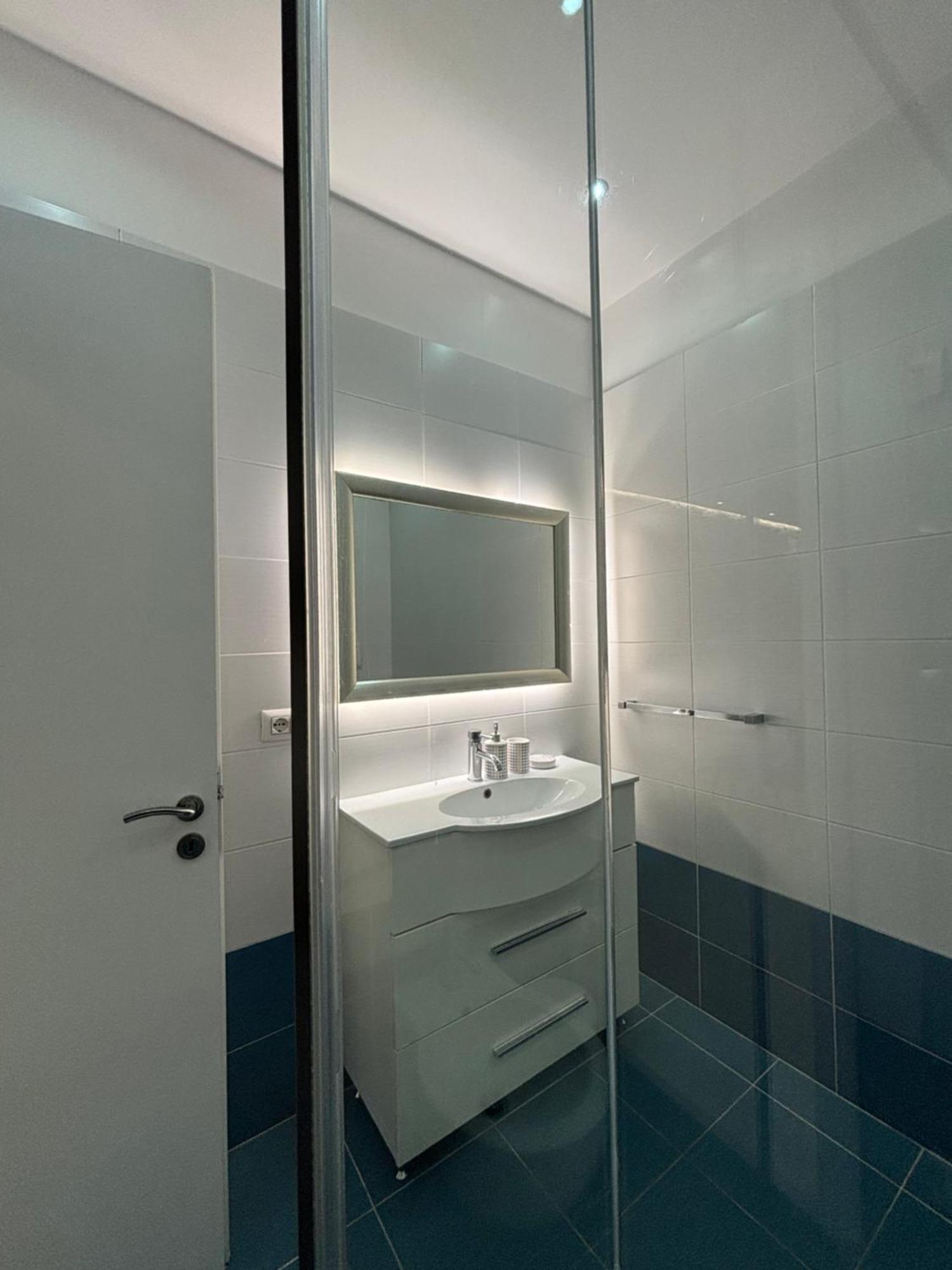 Tam Serviced 2Bdr Apartment City Center No6 Tirana Buitenkant foto