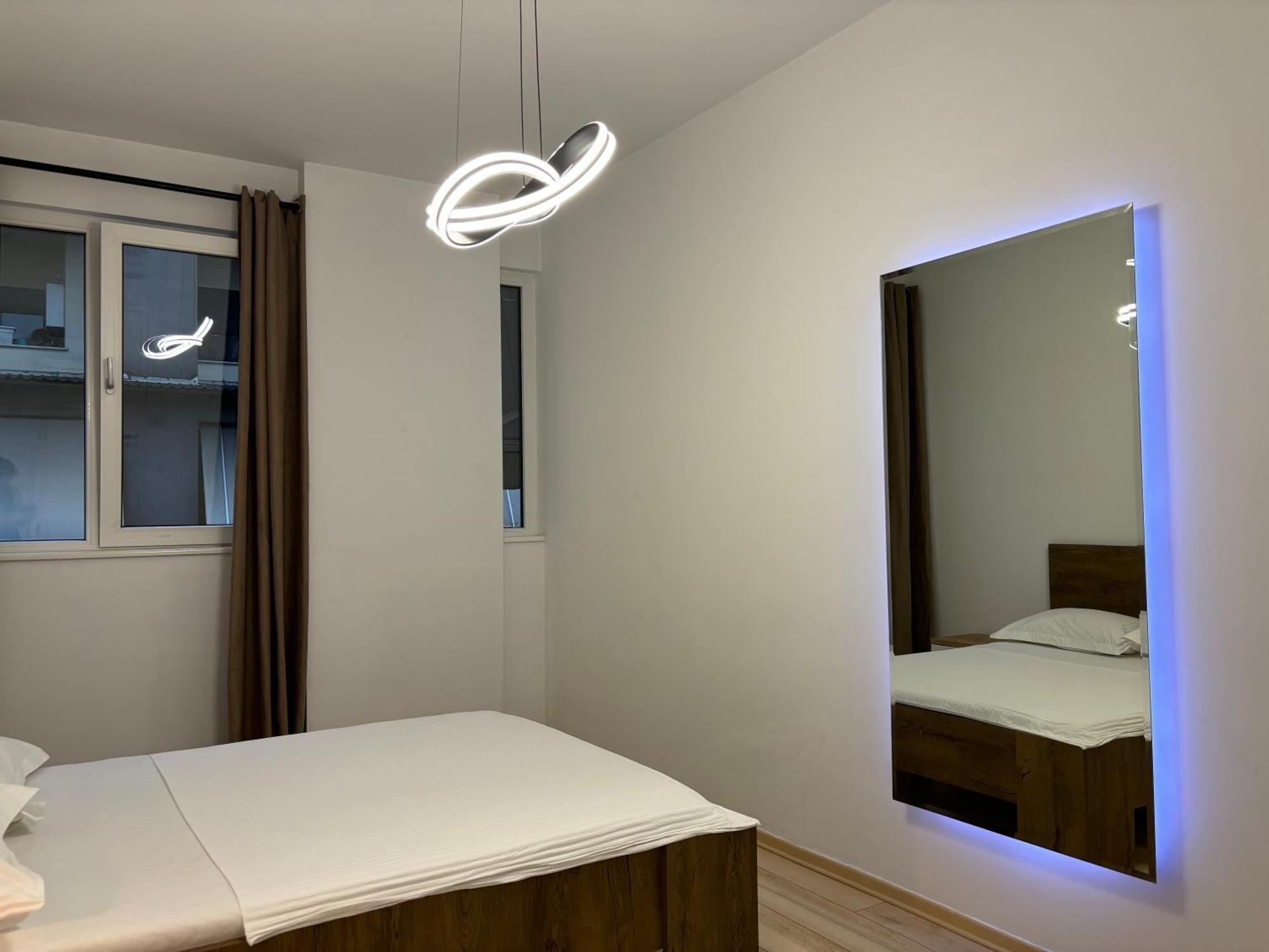 Tam Serviced 2Bdr Apartment City Center No6 Tirana Buitenkant foto