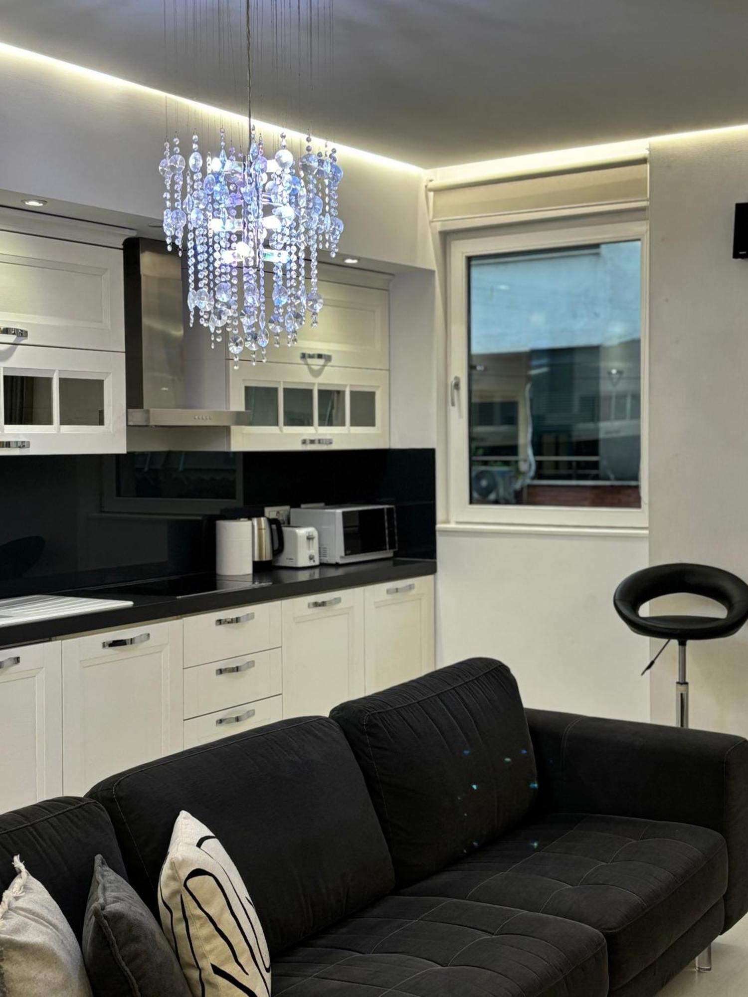 Tam Serviced 2Bdr Apartment City Center No6 Tirana Buitenkant foto