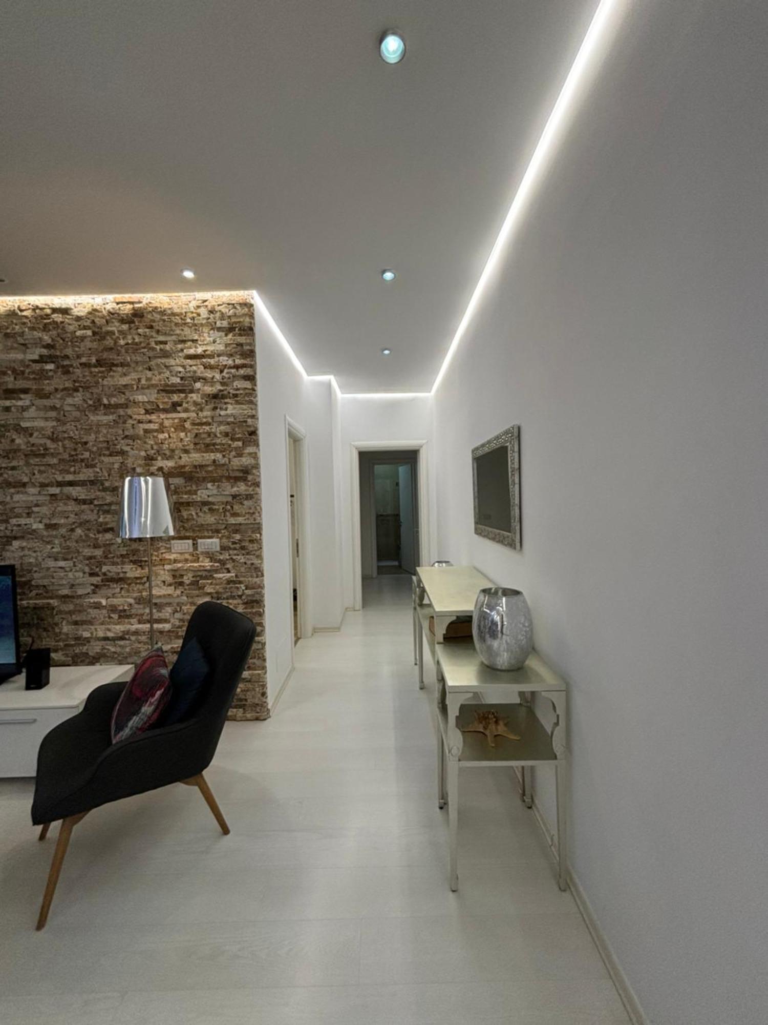 Tam Serviced 2Bdr Apartment City Center No6 Tirana Buitenkant foto