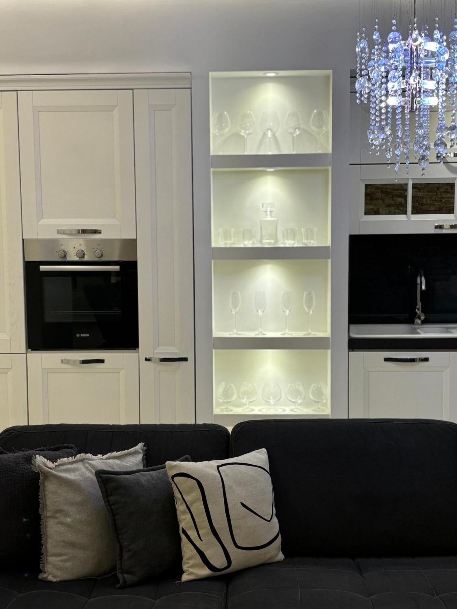 Tam Serviced 2Bdr Apartment City Center No6 Tirana Buitenkant foto