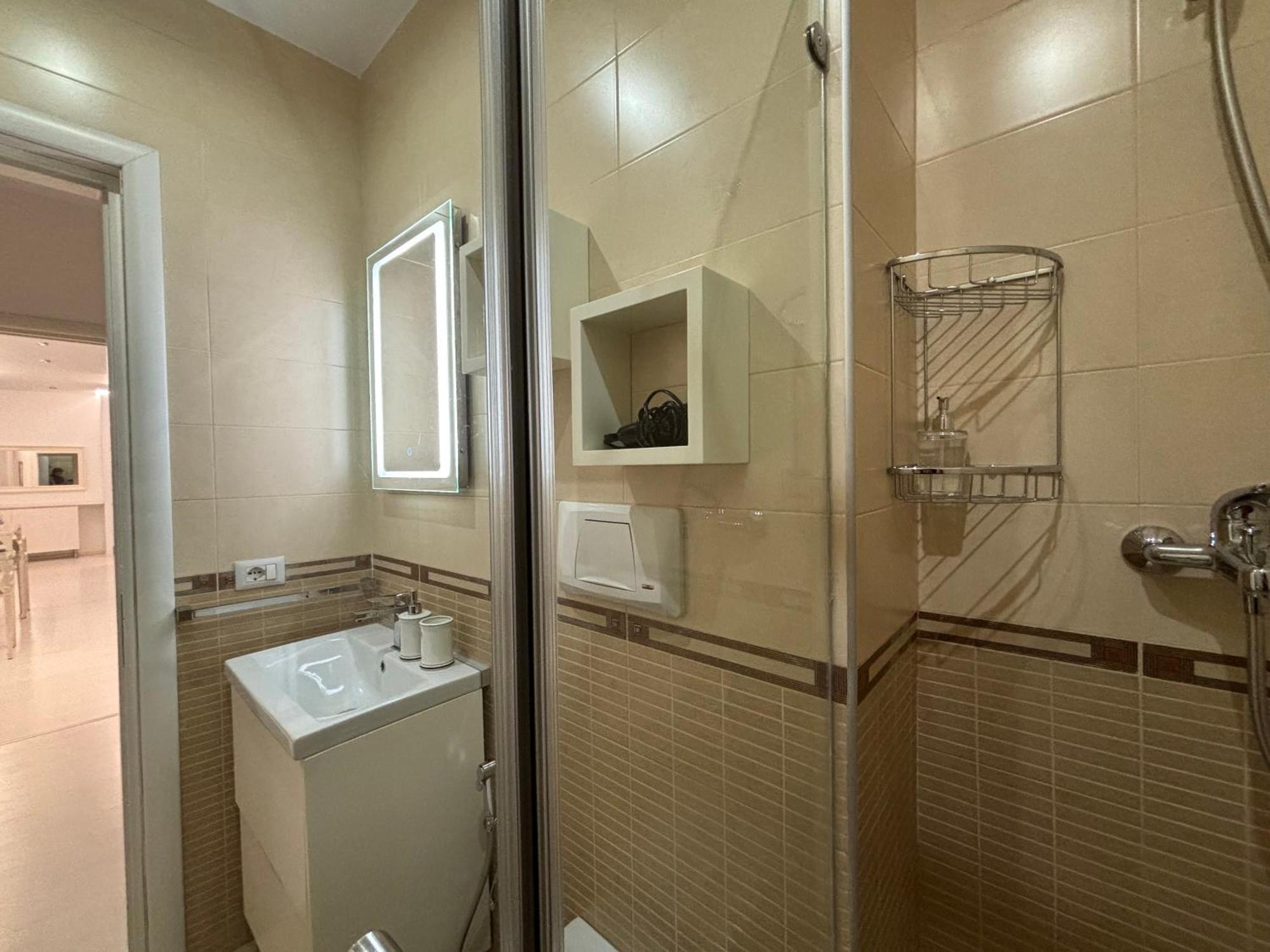Tam Serviced 2Bdr Apartment City Center No6 Tirana Buitenkant foto