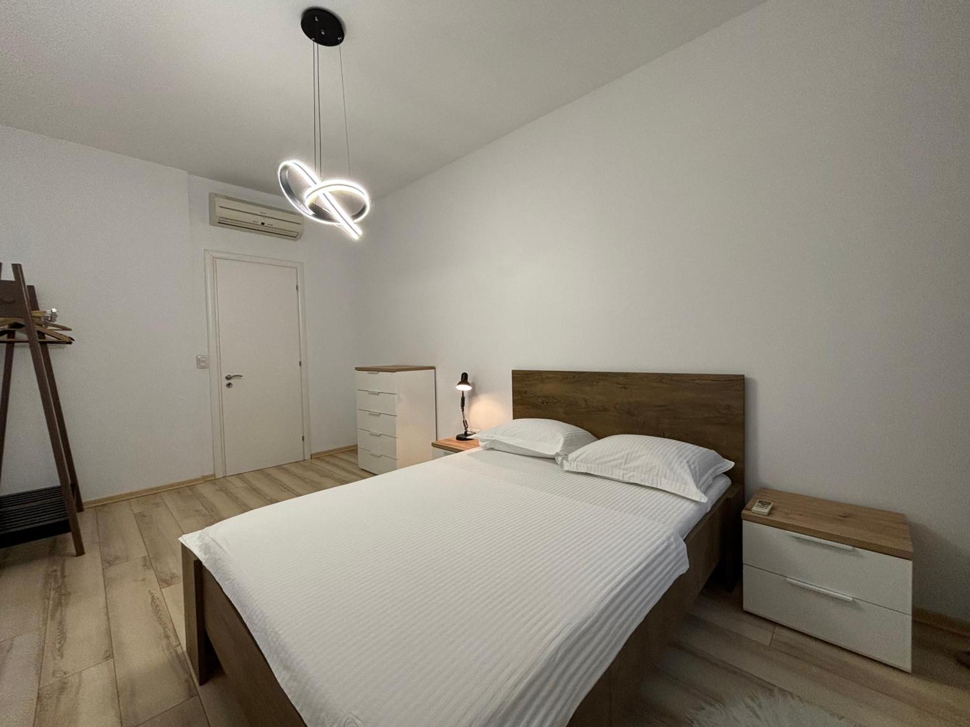Tam Serviced 2Bdr Apartment City Center No6 Tirana Buitenkant foto