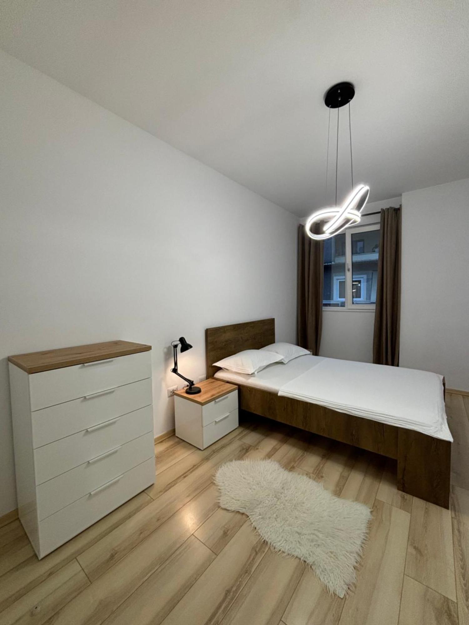Tam Serviced 2Bdr Apartment City Center No6 Tirana Buitenkant foto