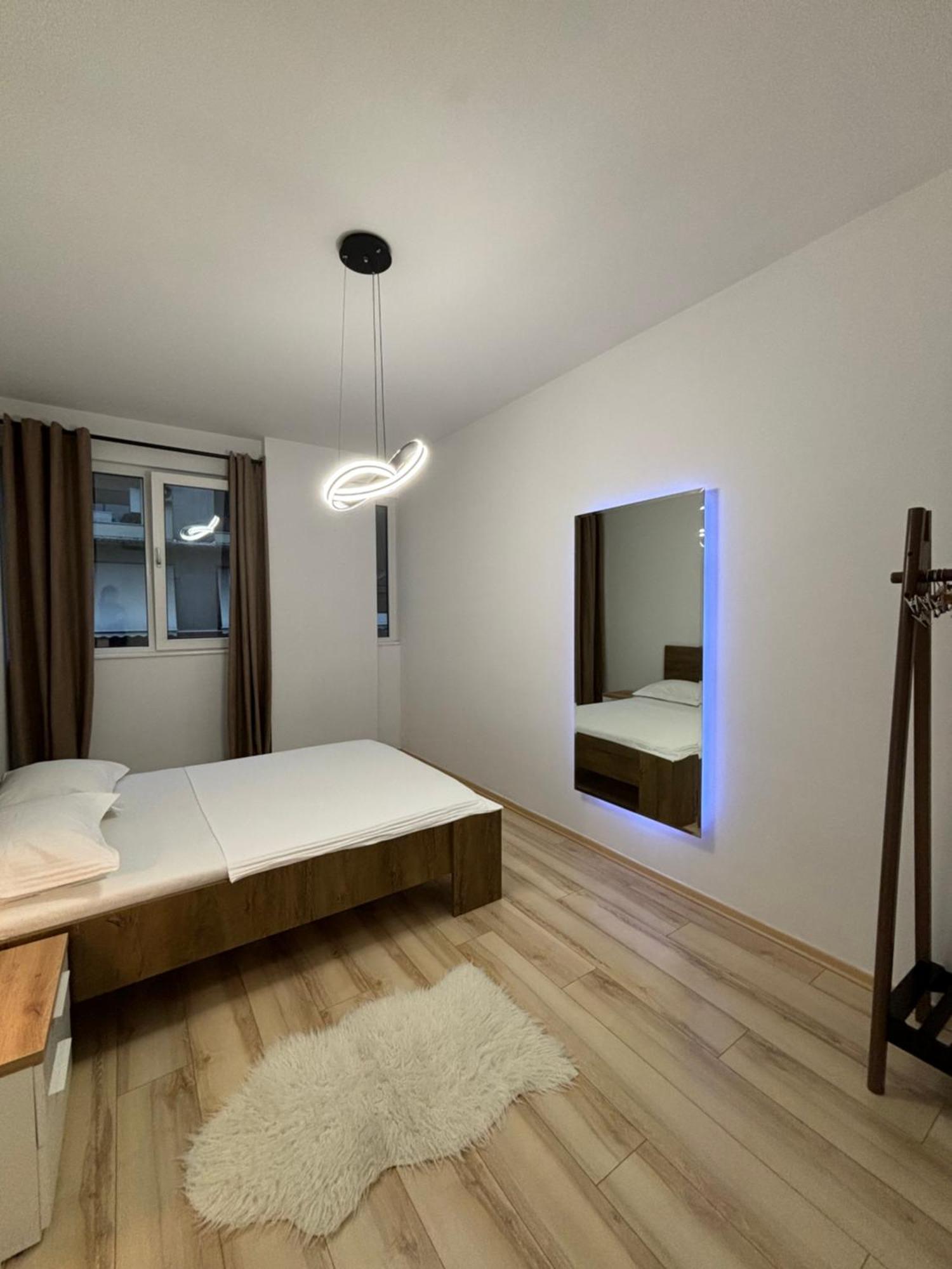 Tam Serviced 2Bdr Apartment City Center No6 Tirana Buitenkant foto