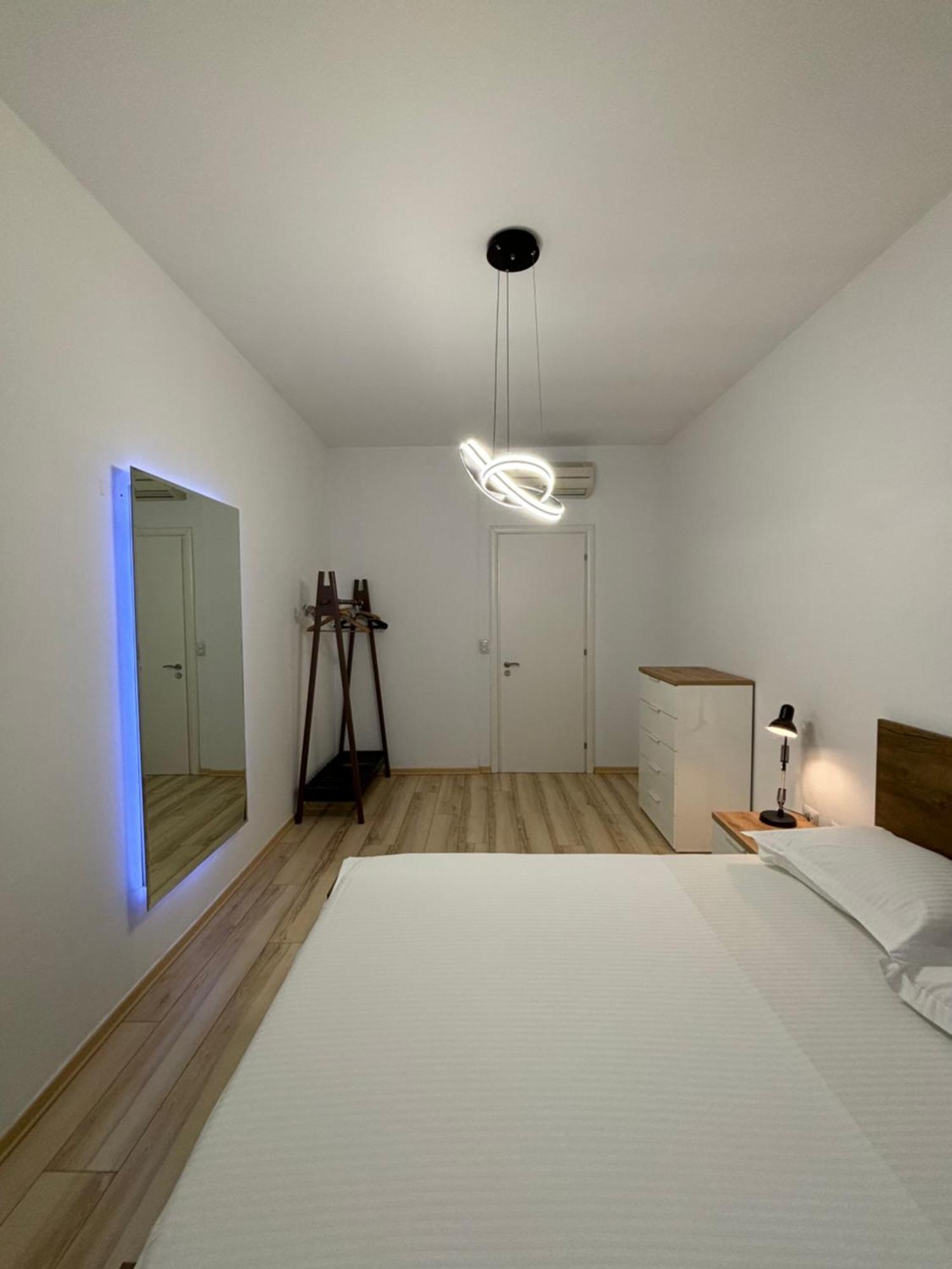 Tam Serviced 2Bdr Apartment City Center No6 Tirana Buitenkant foto